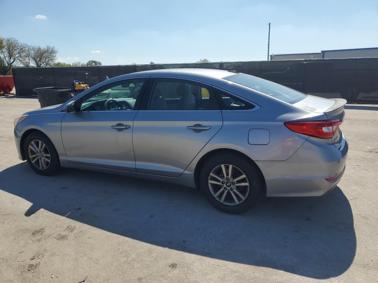 2015 Hyundai Sonata - Image 2