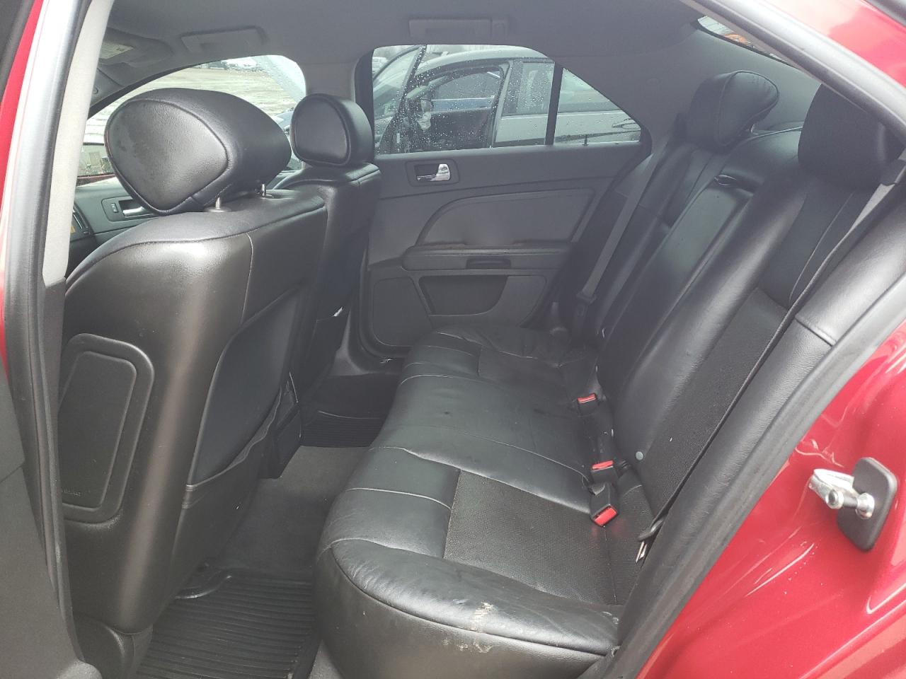 2008 Cadillac STS - Image 10