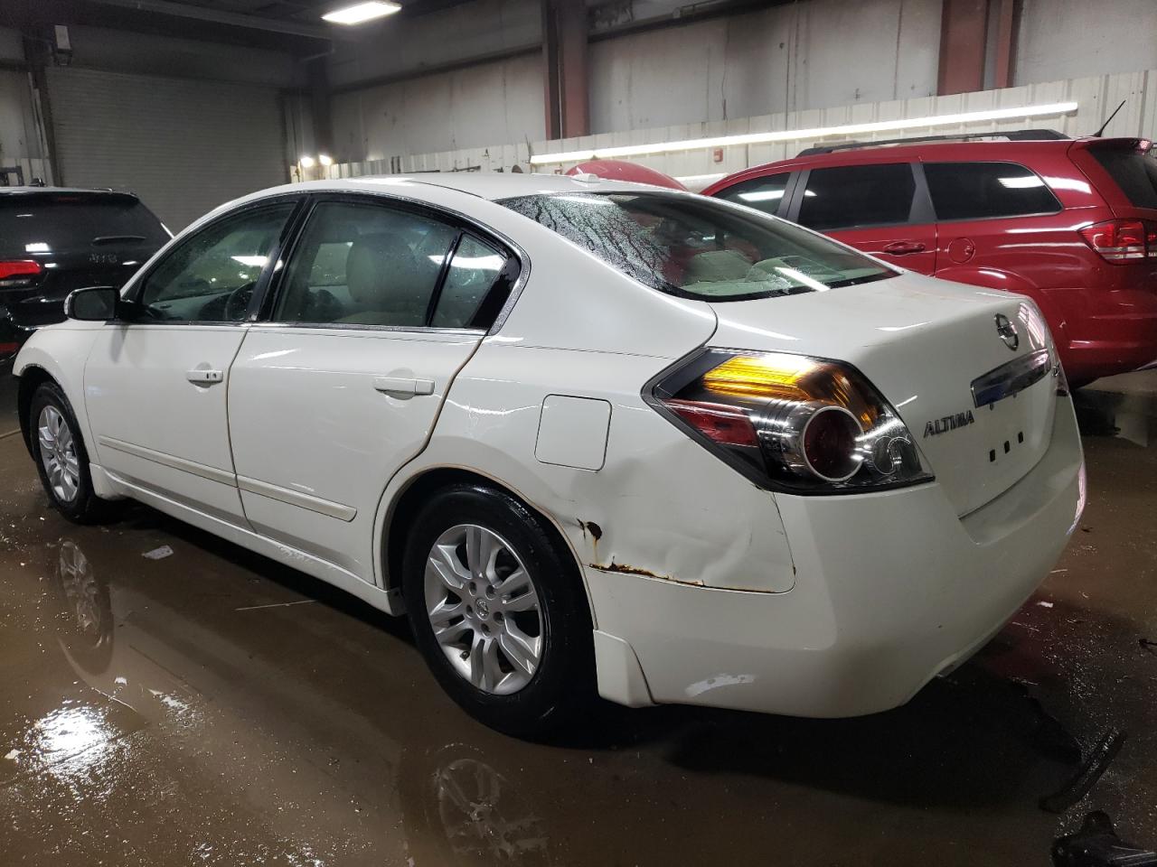 2010 Nissan Altima - Image 2