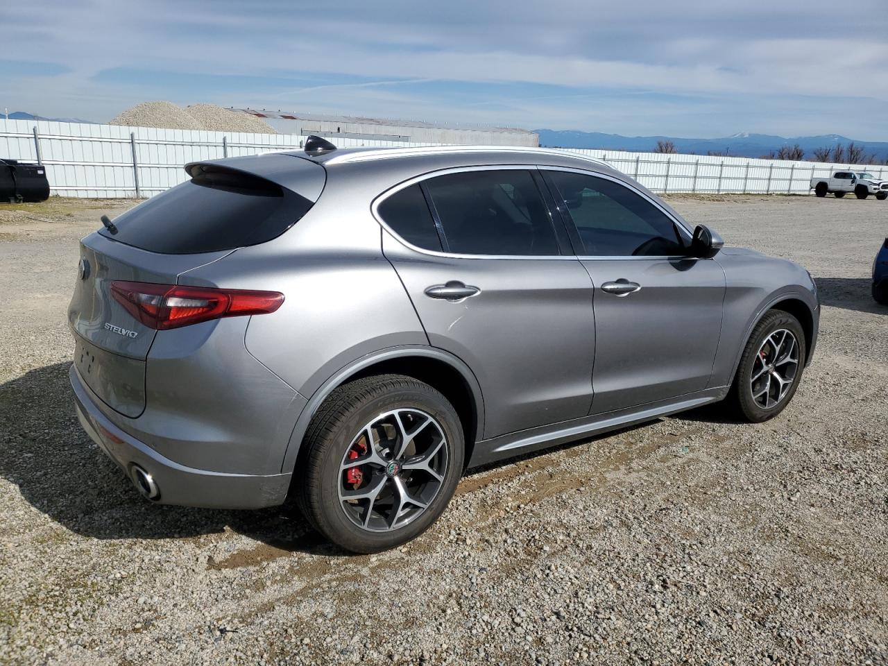 2021 Alfa Romeo Stelvio - Image 3