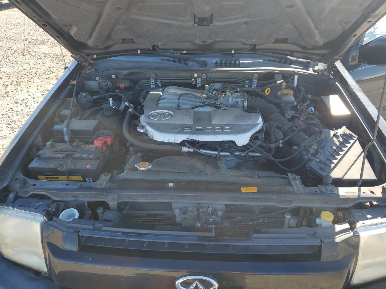 2003 Infiniti QX4 - Image 13