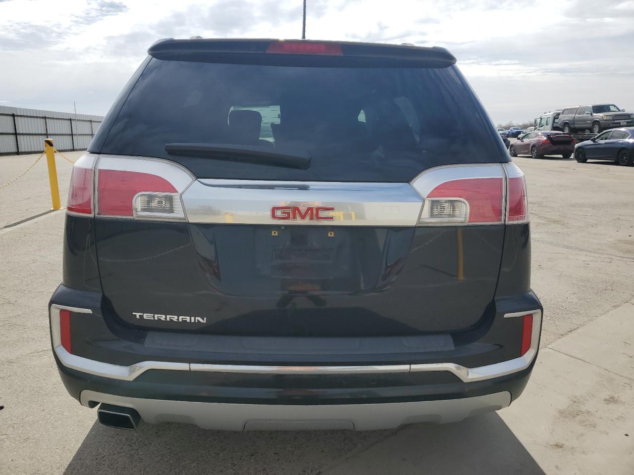2016 GMC Terrain - Image 6