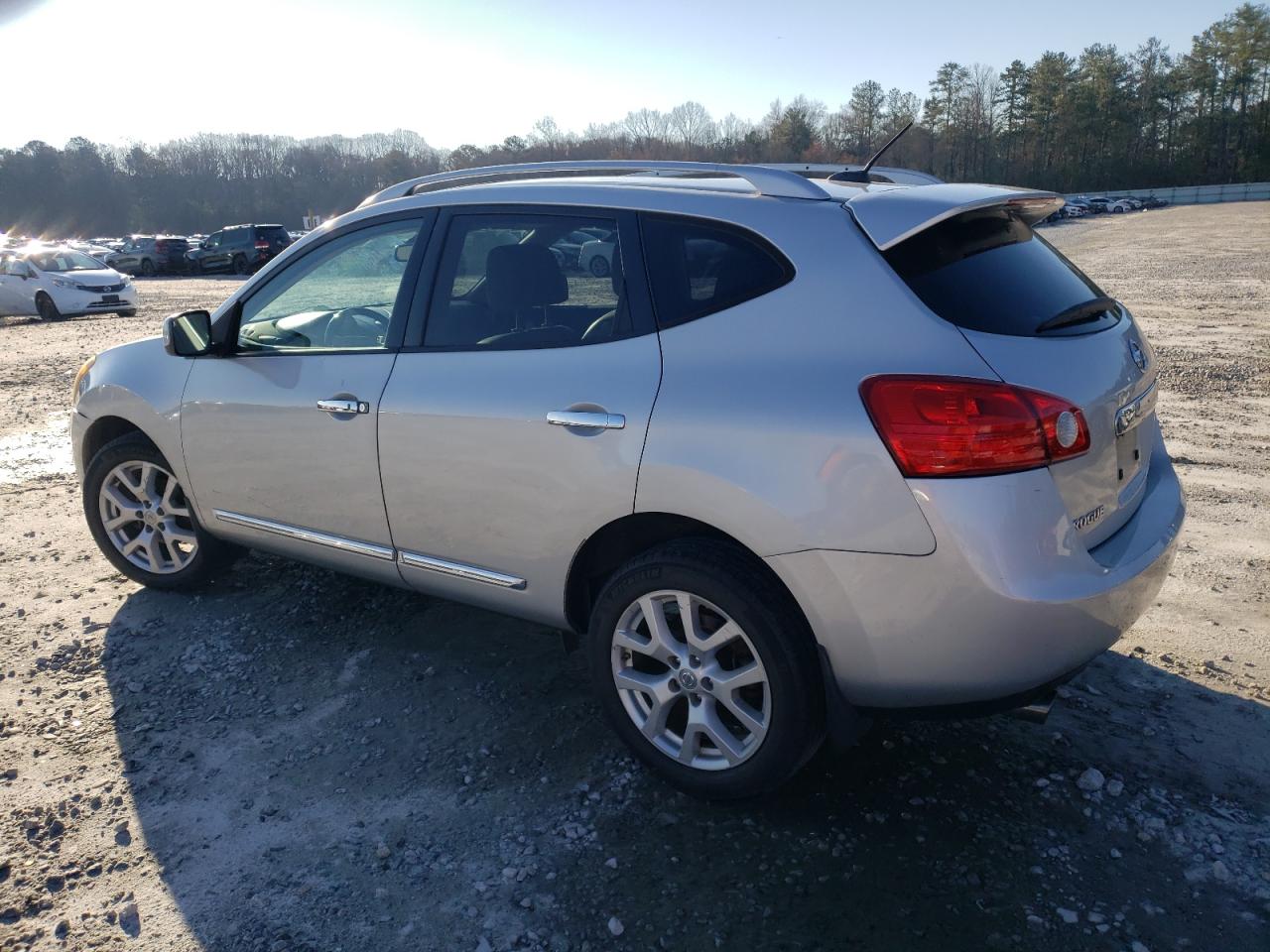 2011 Nissan Rogue - Image 2