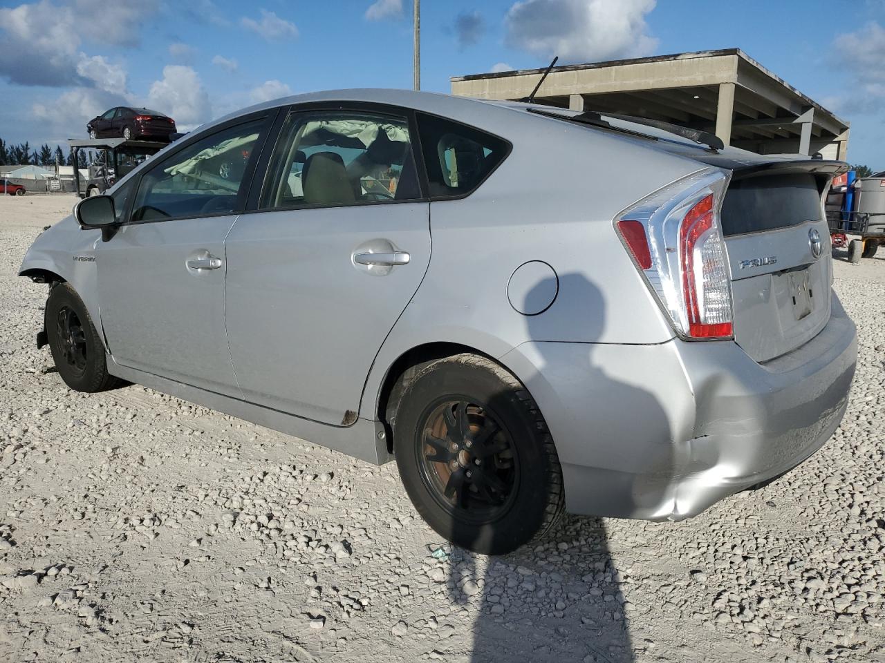 2015 Toyota Prius - Image 2