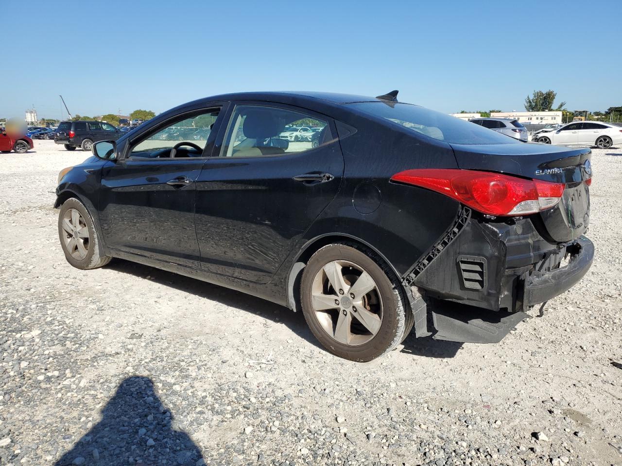 2013 Hyundai Elantra - Image 2