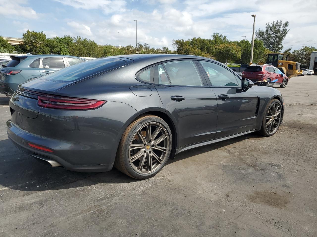 2018 Porsche Panamera - Image 3