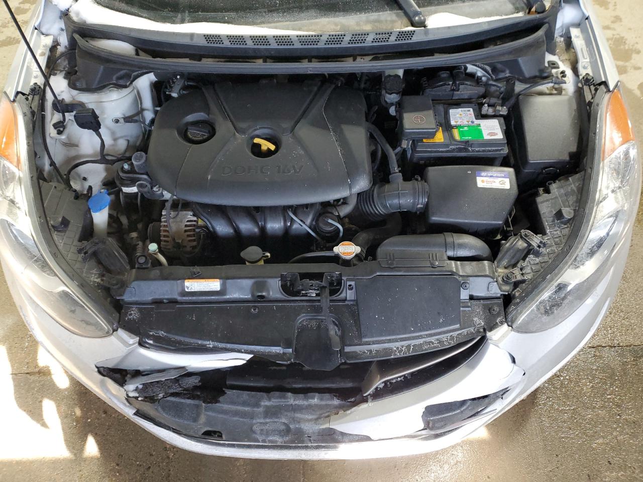 2012 Hyundai Elantra - Image 11