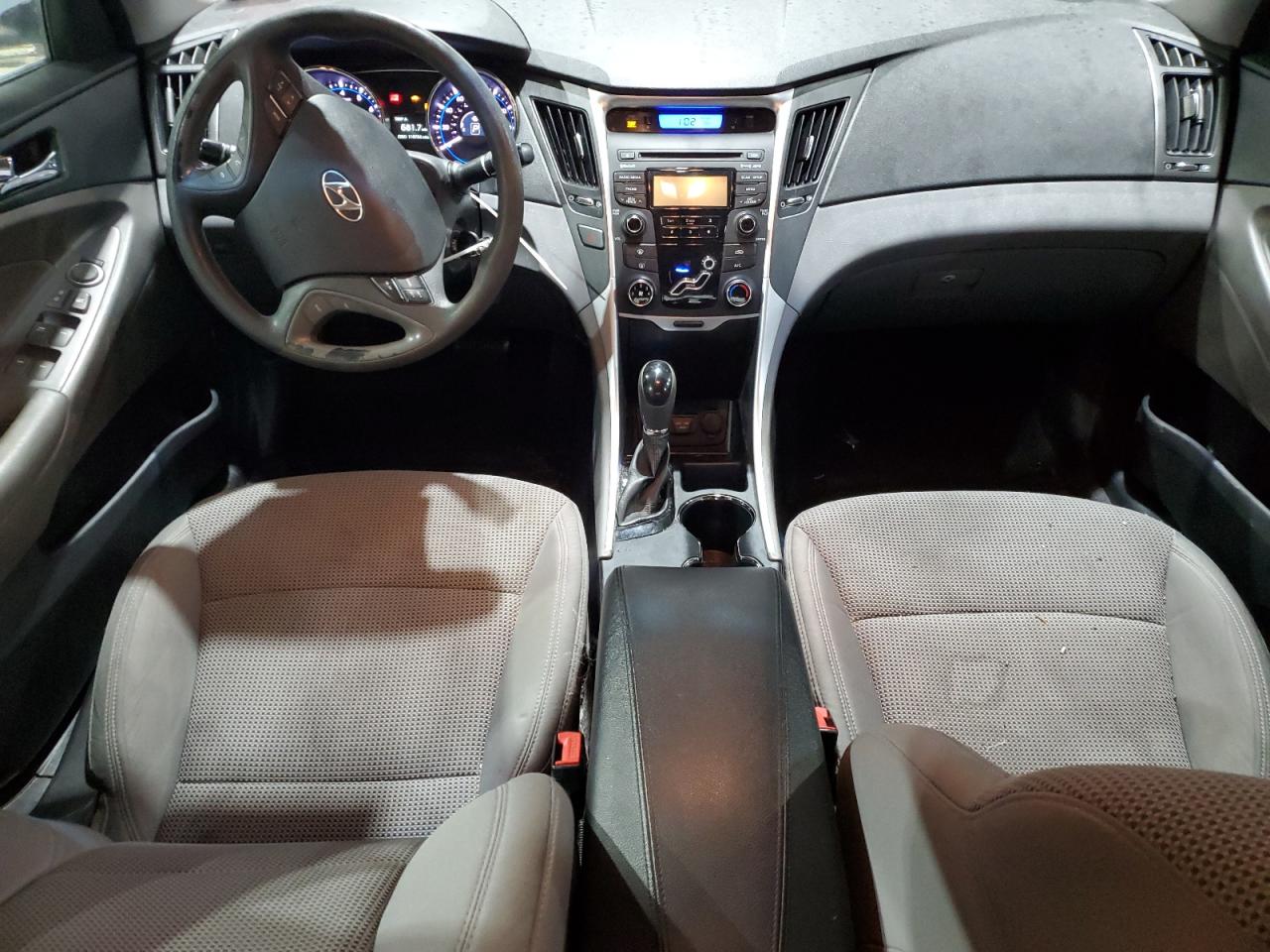 2013 Hyundai Sonata - Image 8
