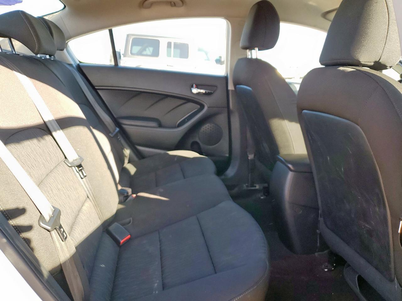 2016 Kia Forte - Image 10