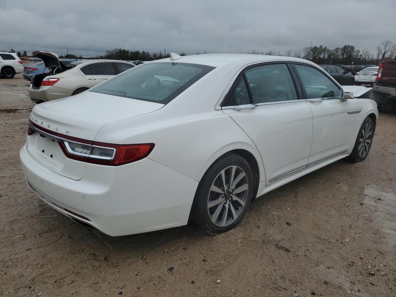 2020 Lincoln Continental - Image 3