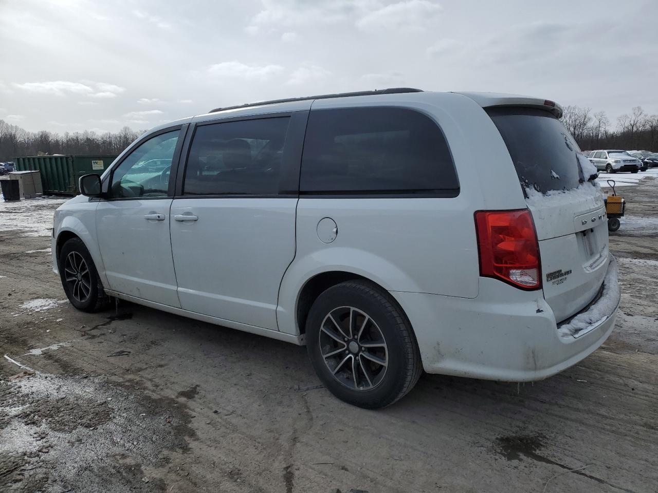 2018 Dodge Caravan - Image 2