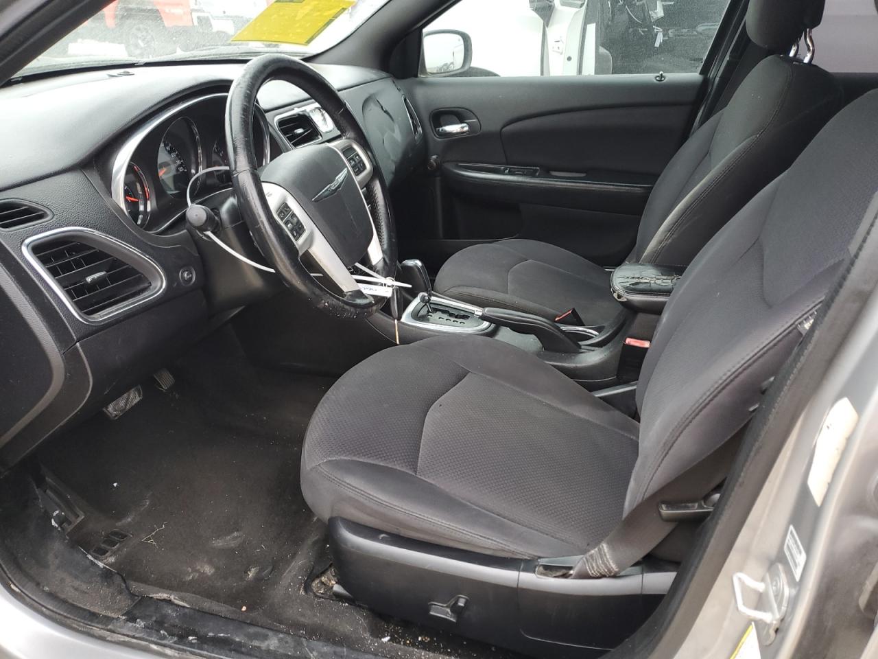 2014 Chrysler 200 - Image 7