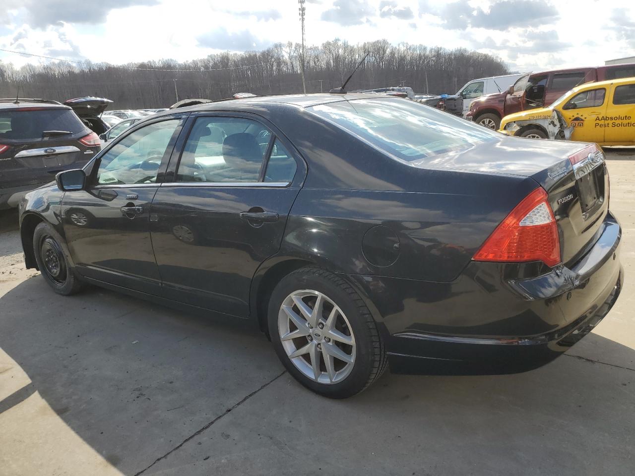 2011 Ford Fusion - Image 2