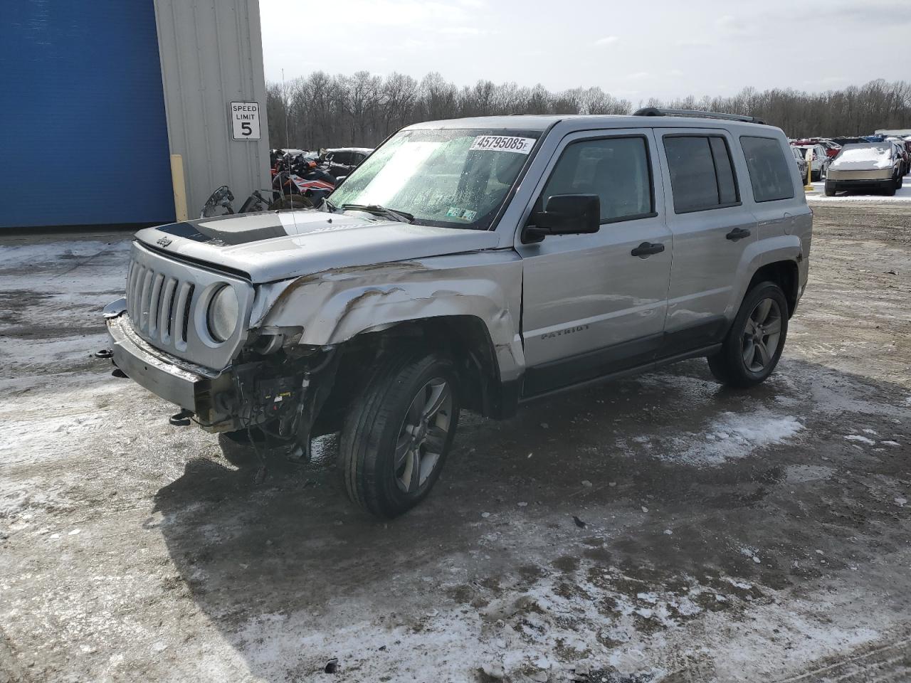2016 Jeep Liberty (Patriot) - Image 1
