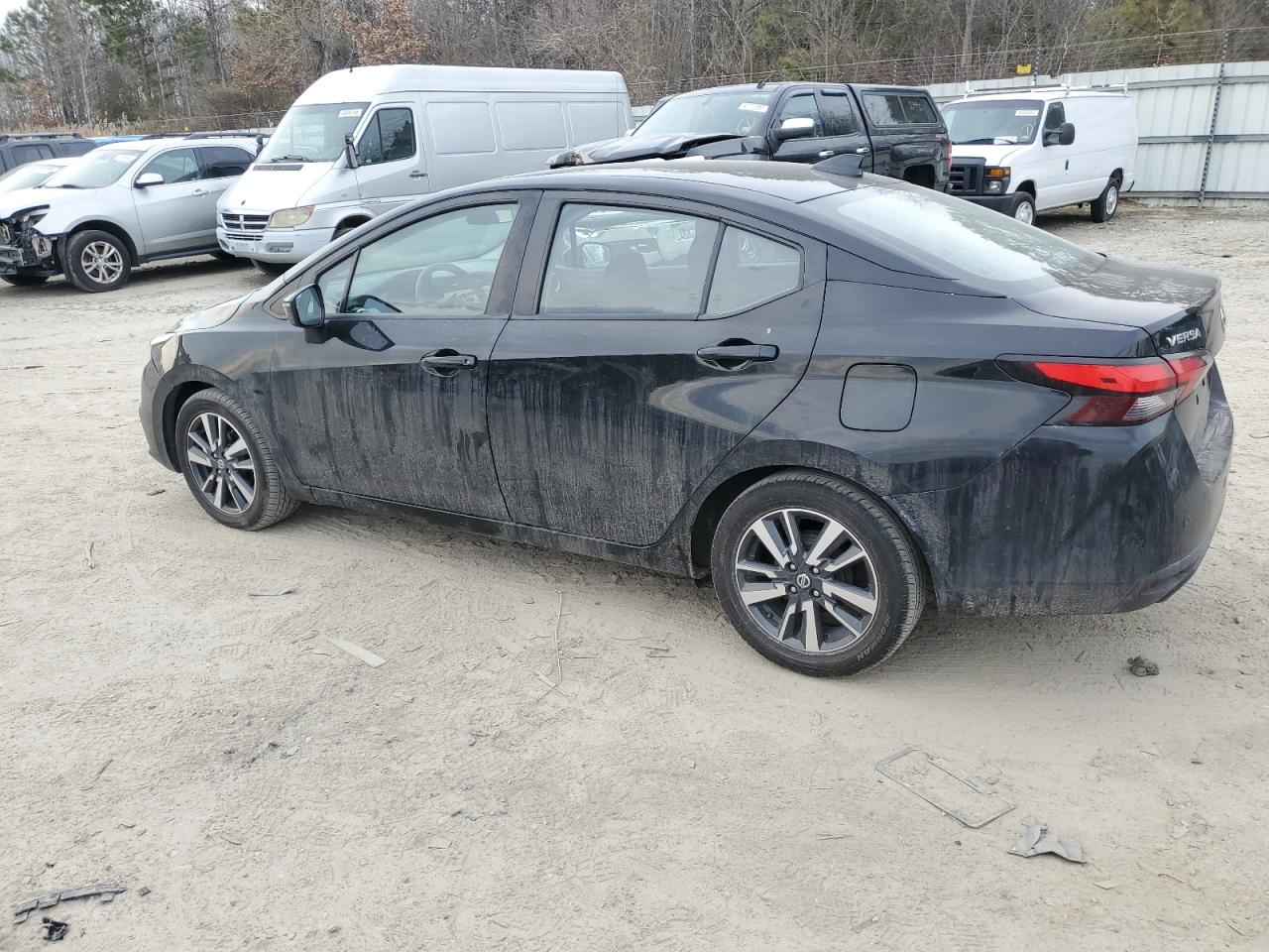 2021 Nissan Versa - Image 2