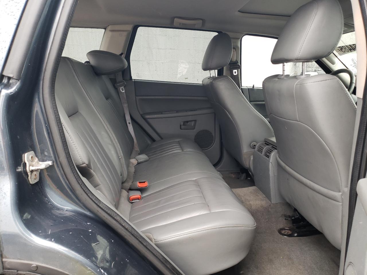 2007 Jeep Grand Cherokee - Image 11