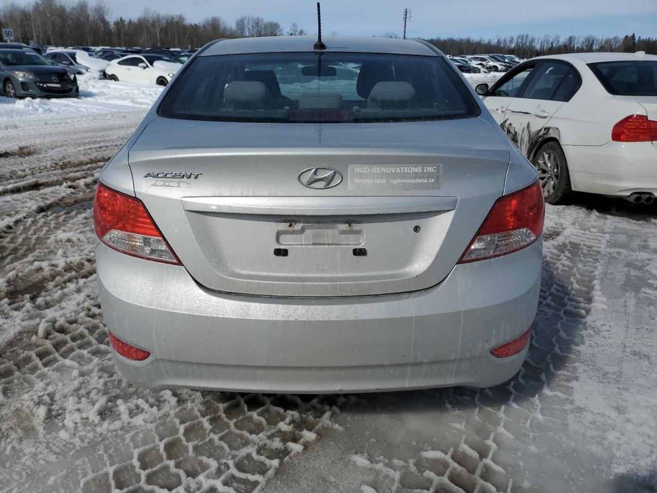 2013 Hyundai Accent - Image 6