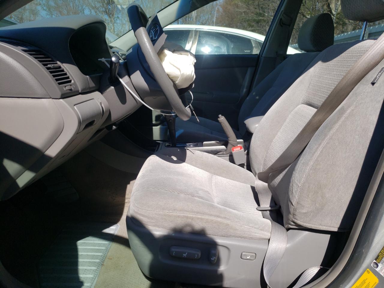 2004 Toyota Camry - Image 7