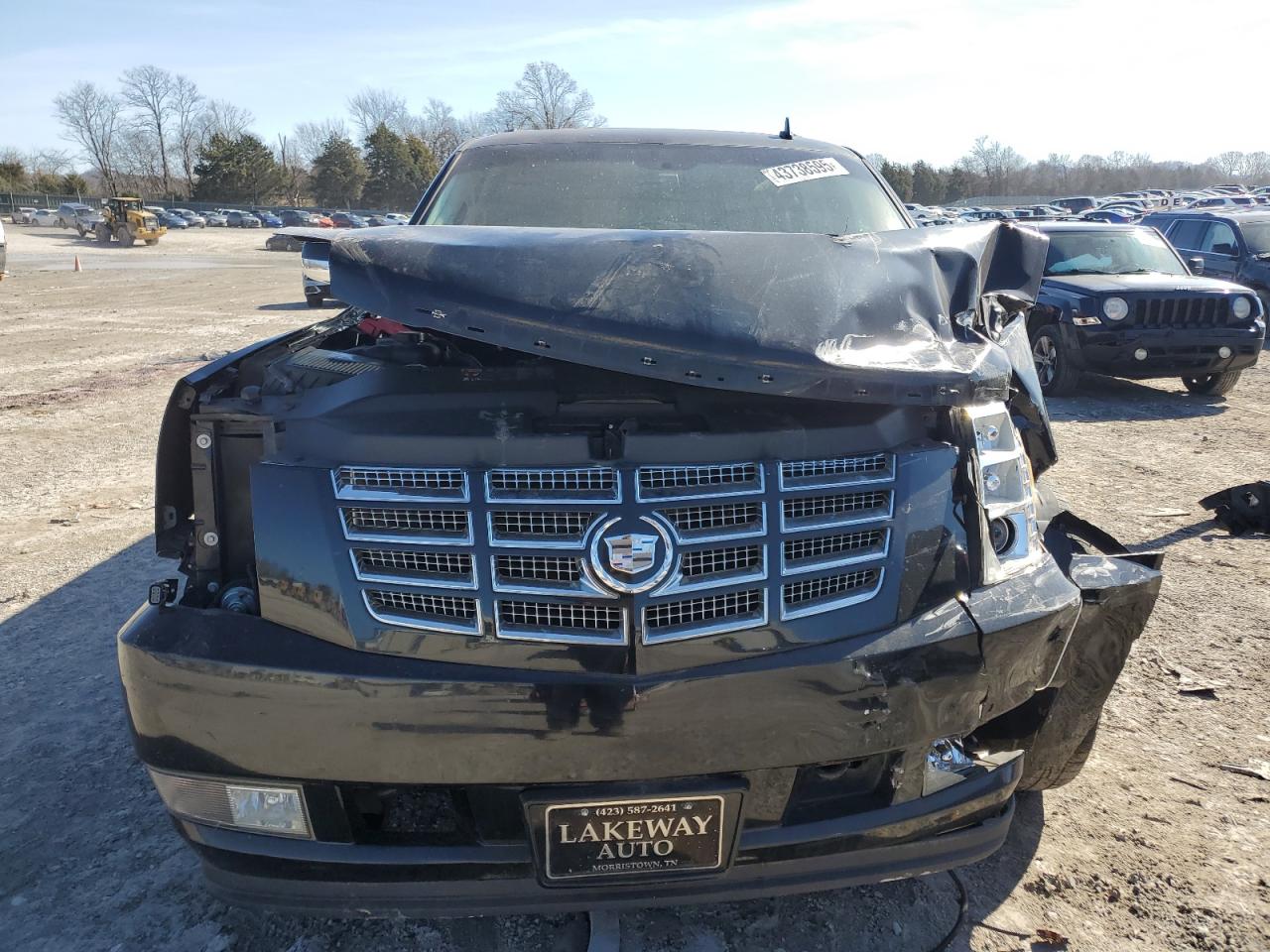 2010 Cadillac Escalade - Image 5