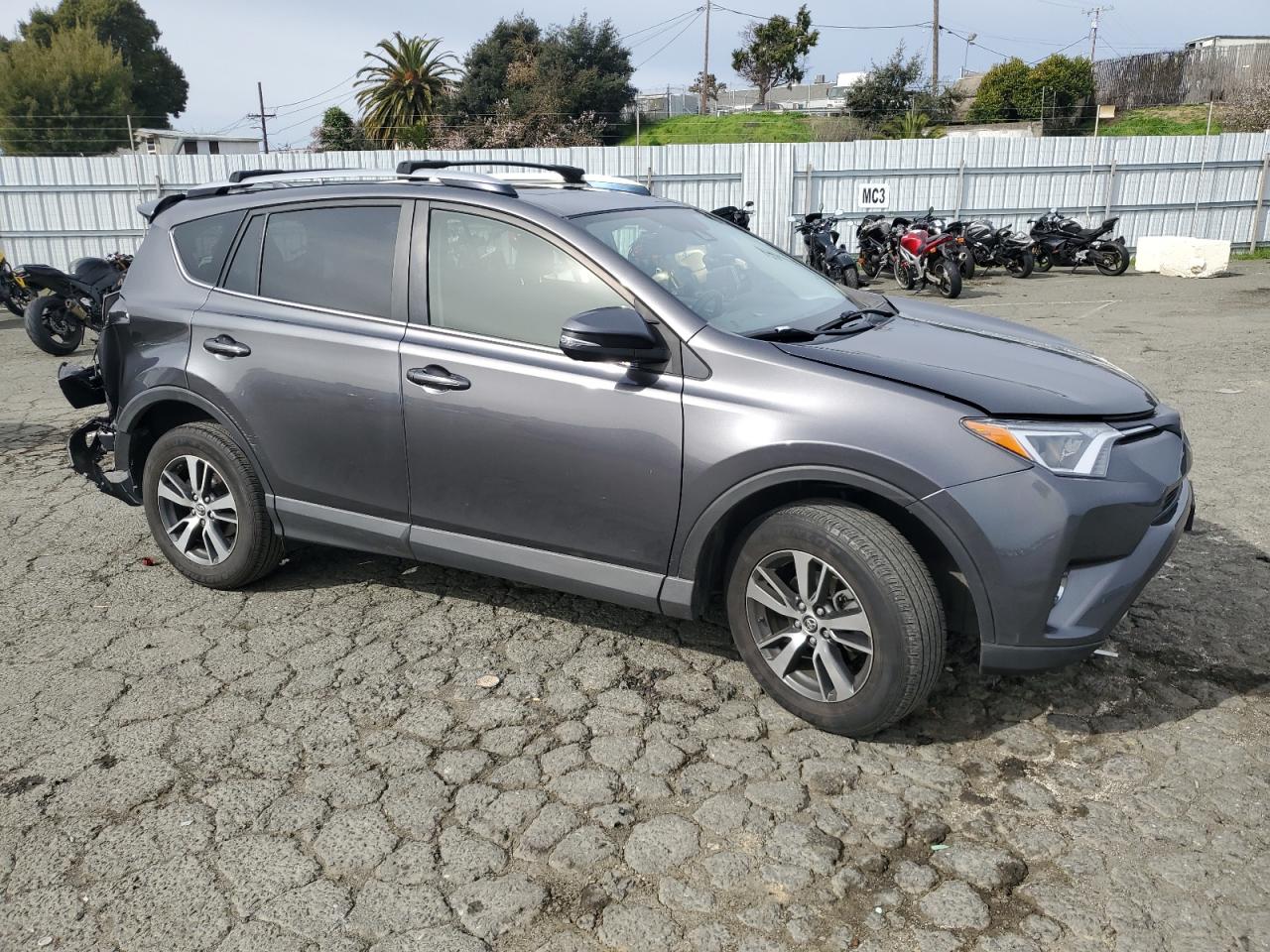 2018 Toyota RAV 4 - Image 4