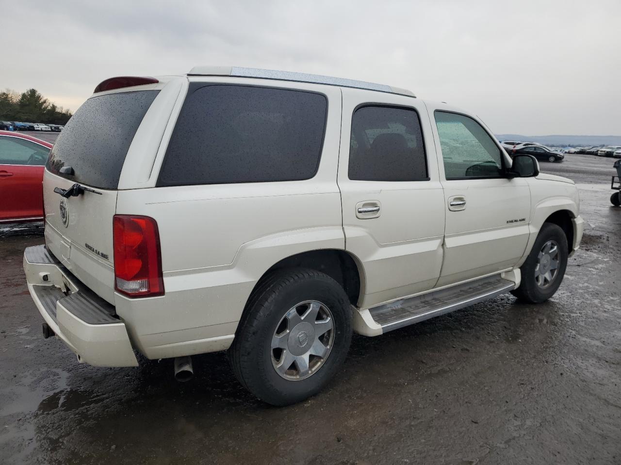 2005 Cadillac Escalade - Image 3