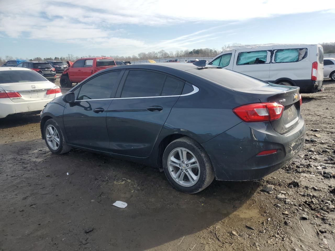 2018 Chevrolet Cruze - Image 2