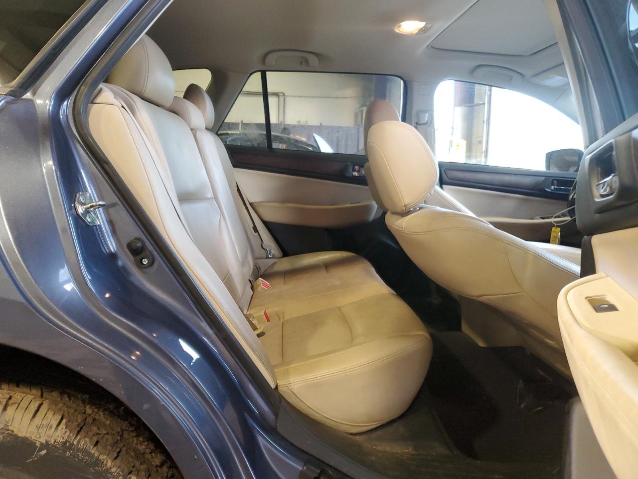 2015 Subaru Outback - Image 11
