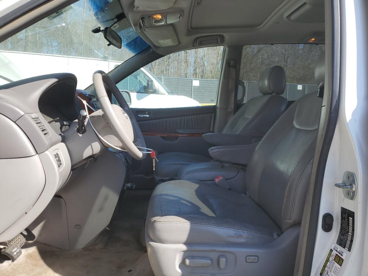 2008 Toyota Sienna - Image 7