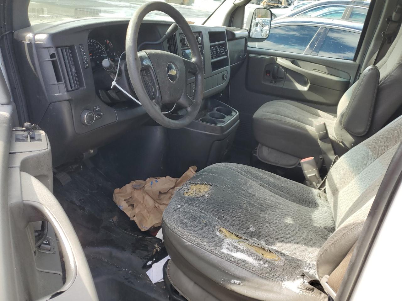 2009 Chevrolet Express - Image 8