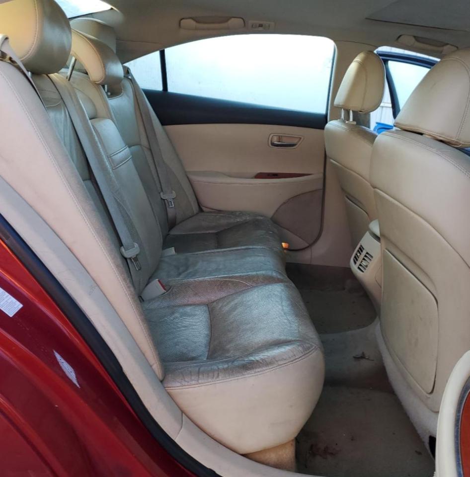 2011 Lexus ES - Image 10
