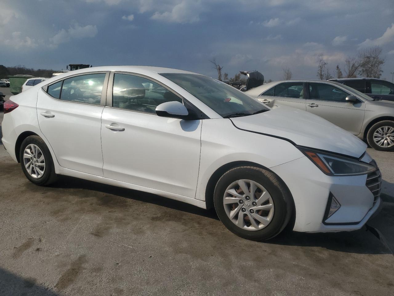 2020 Hyundai Elantra - Image 4