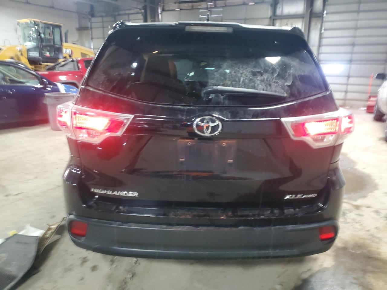2015 Toyota Highlander - Image 6