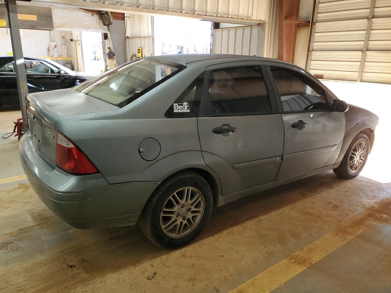 2005 Ford Focus - Image 3