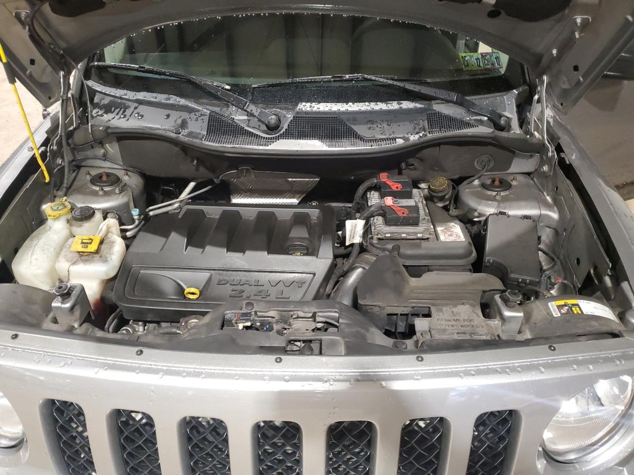 2017 Jeep Liberty (Patriot) - Image 12