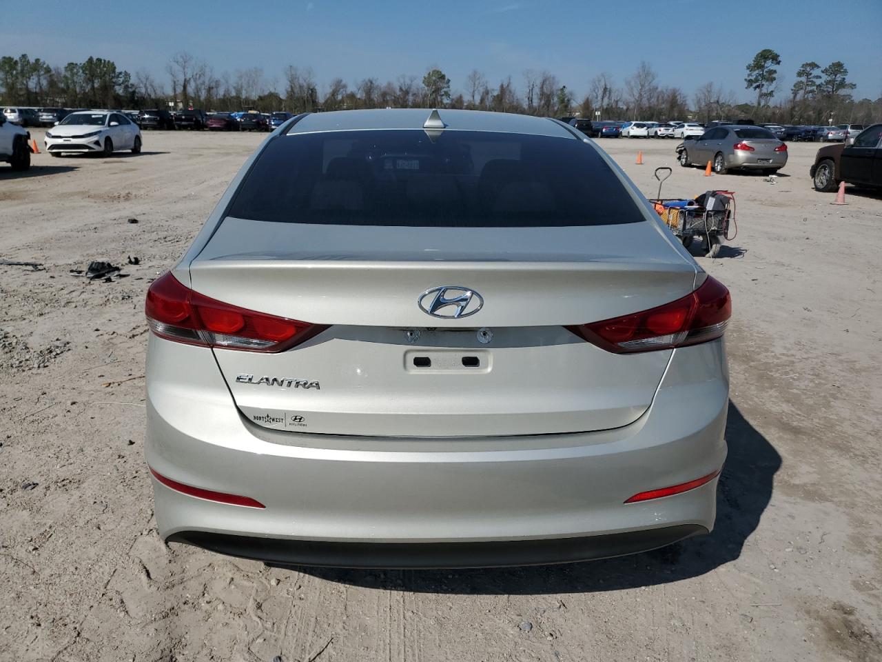 2018 Hyundai Elantra - Image 6