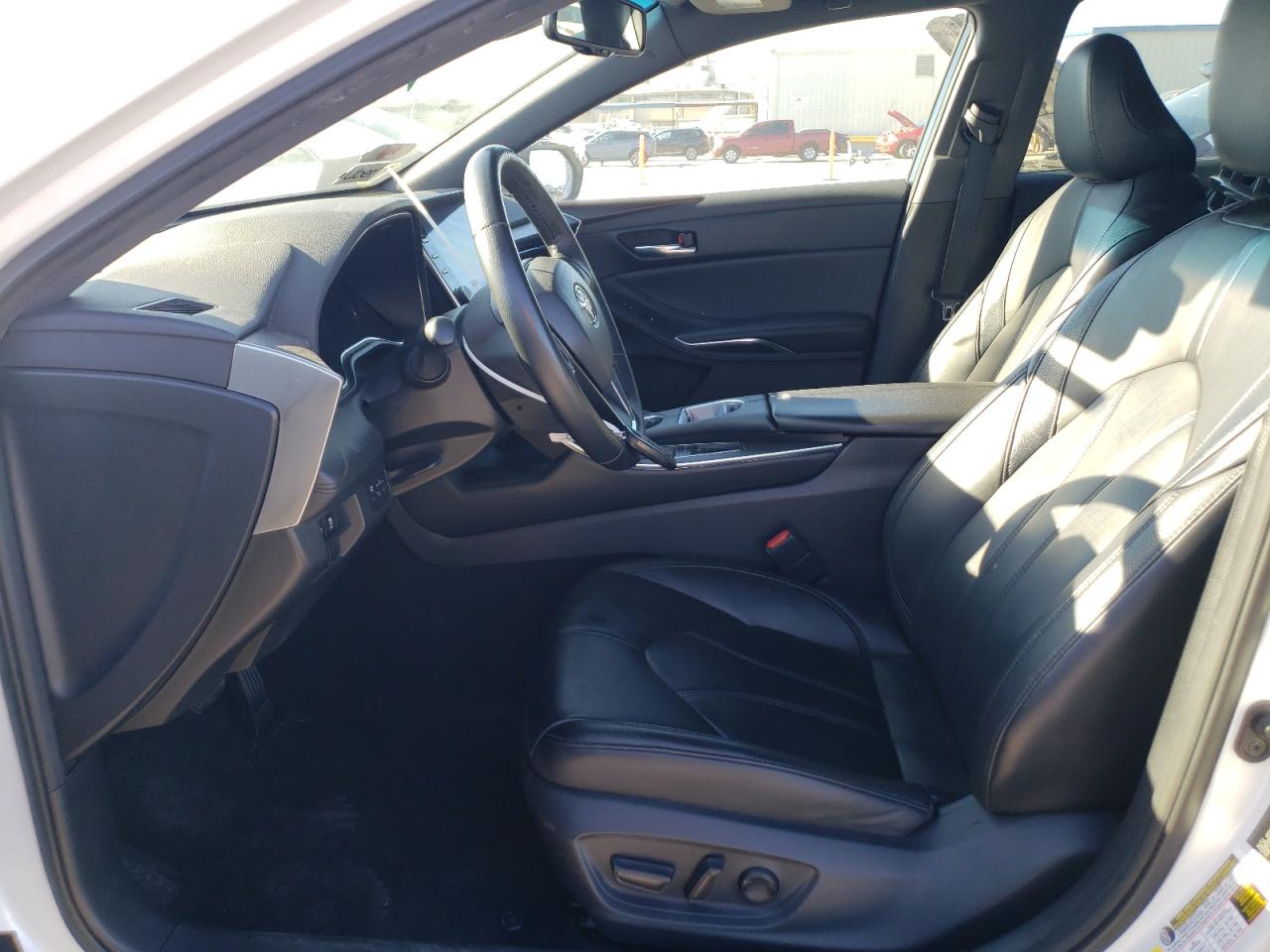 2022 Toyota Avalon - Image 7