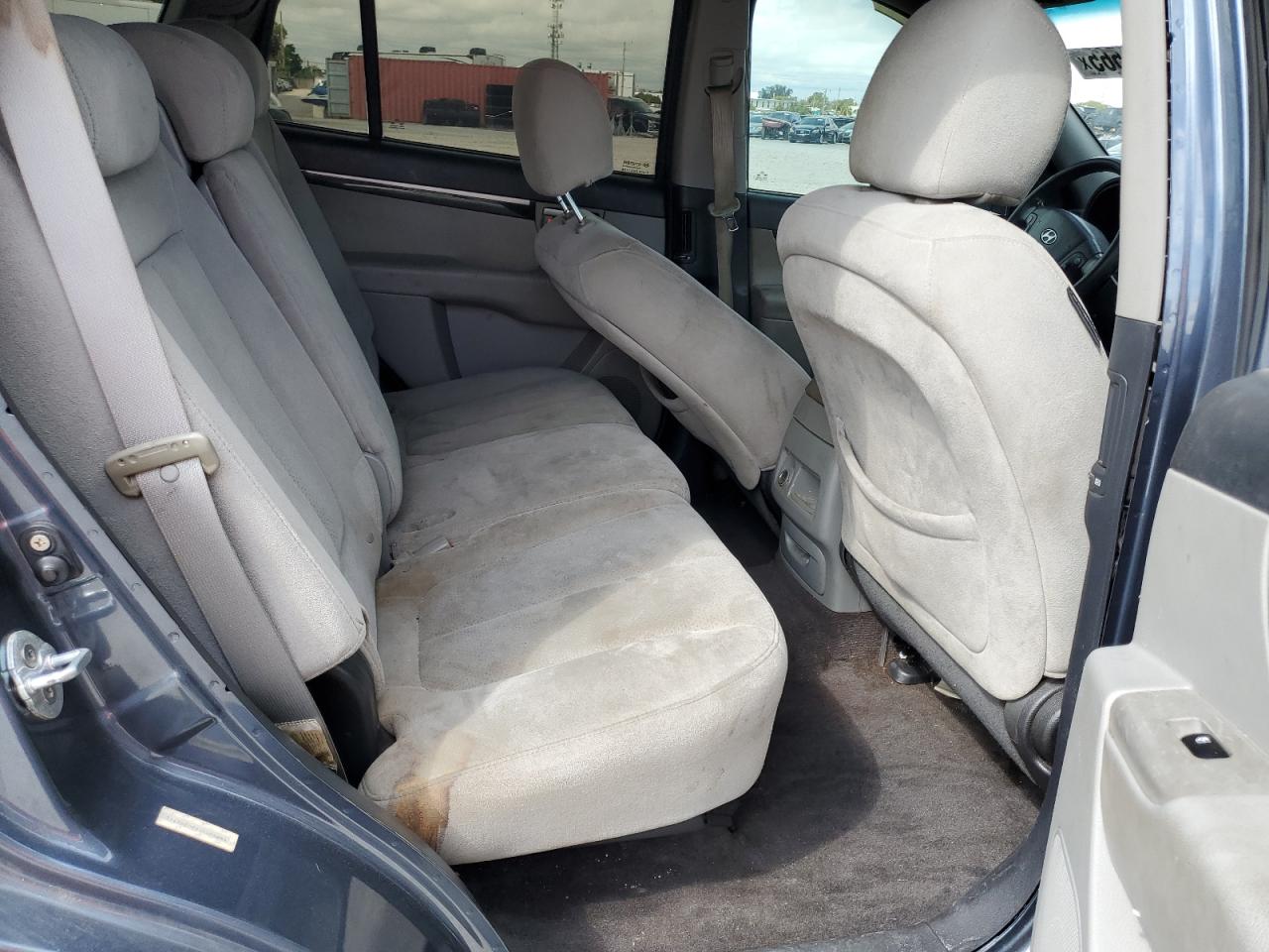2008 Hyundai Santa Fe - Image 11