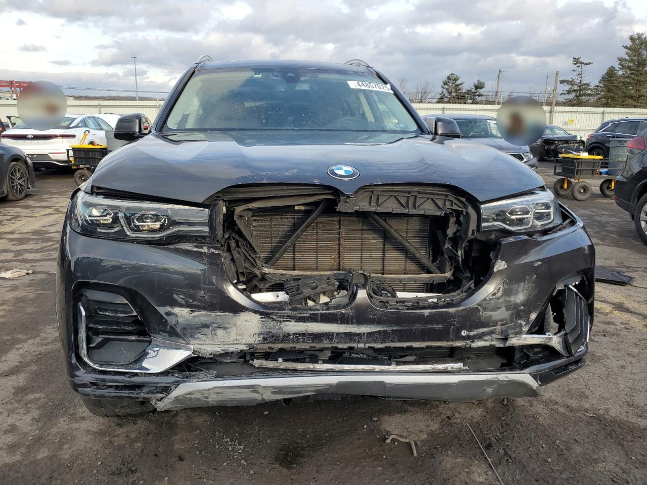 2021 BMW X7 - Image 5
