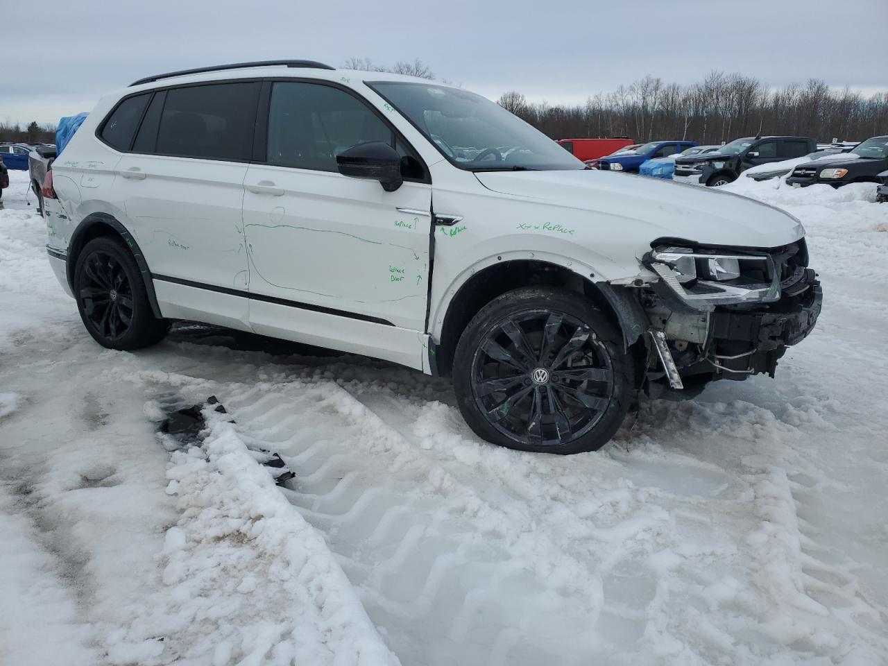 2021 Volkswagen Tiguan - Image 4