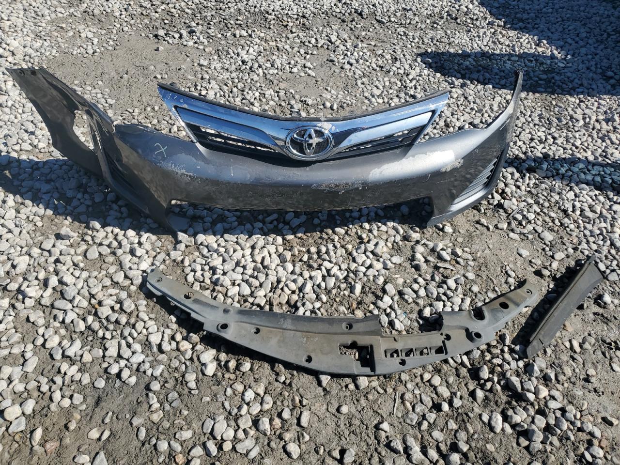 2012 Toyota Camry - Image 12