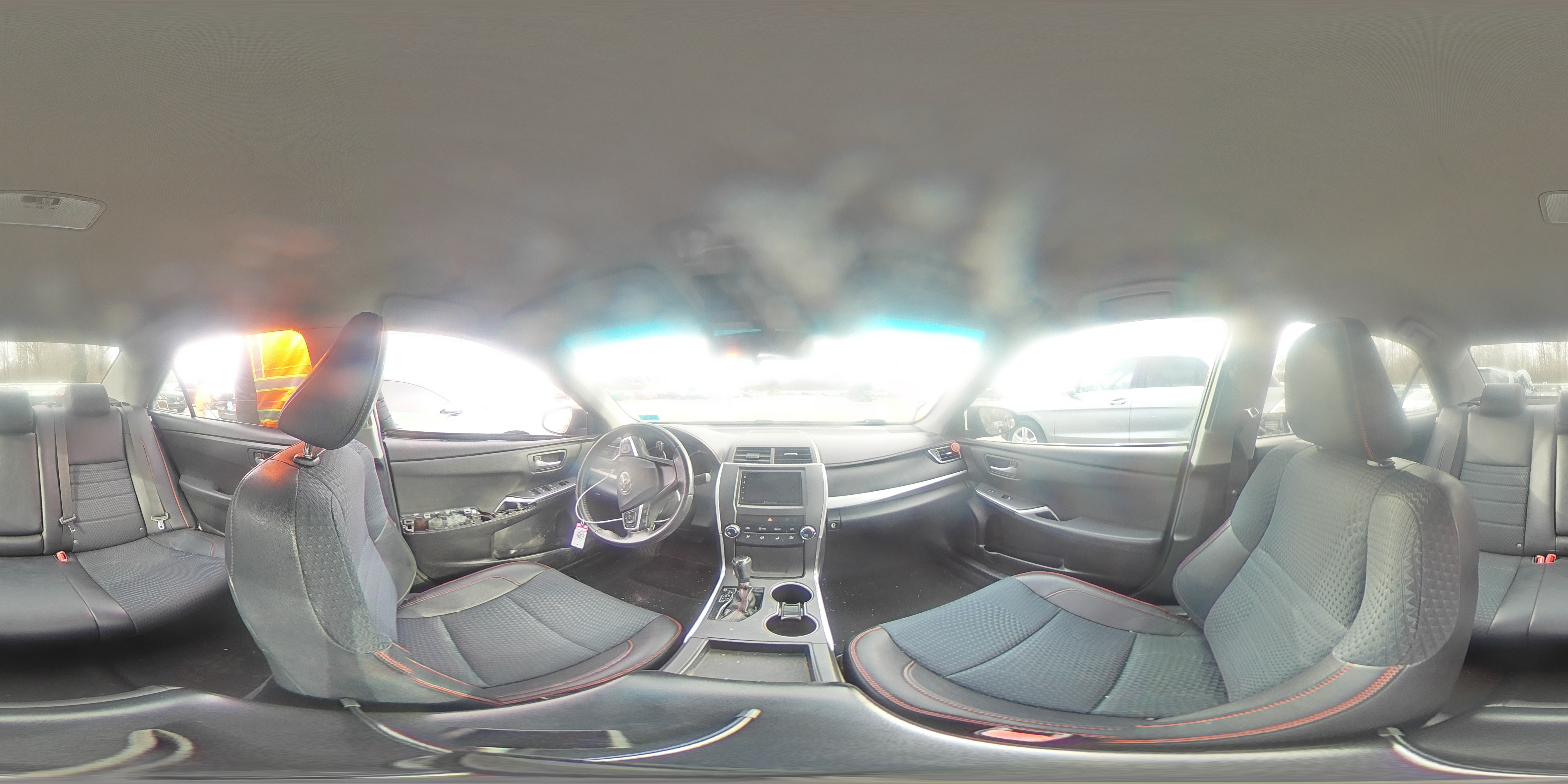 2015 Toyota Camry - Image 13