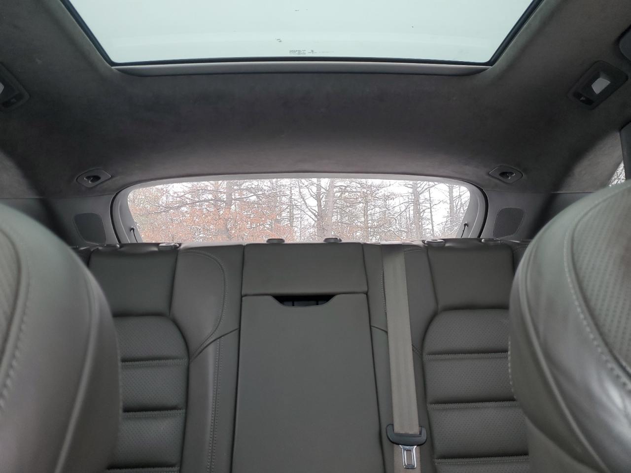 2015 Porsche Macan - Image 10