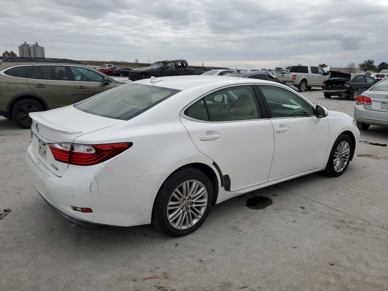 2014 Lexus ES - Image 3