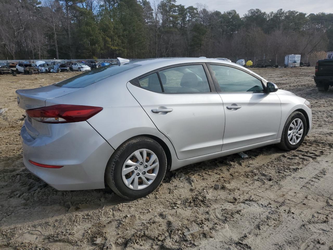 2017 Hyundai Elantra - Image 3