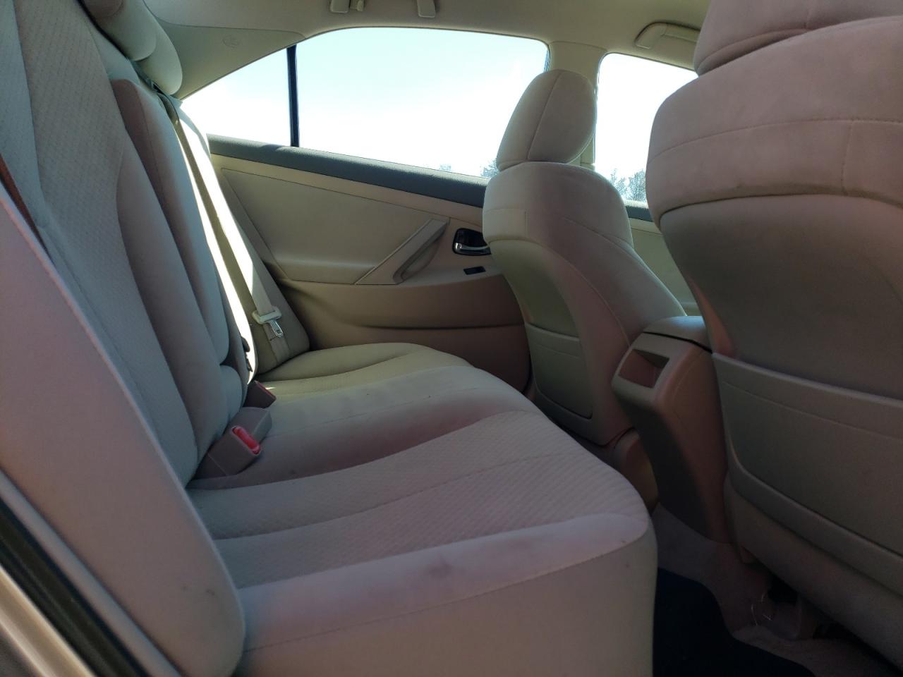 2009 Toyota Camry - Image 10