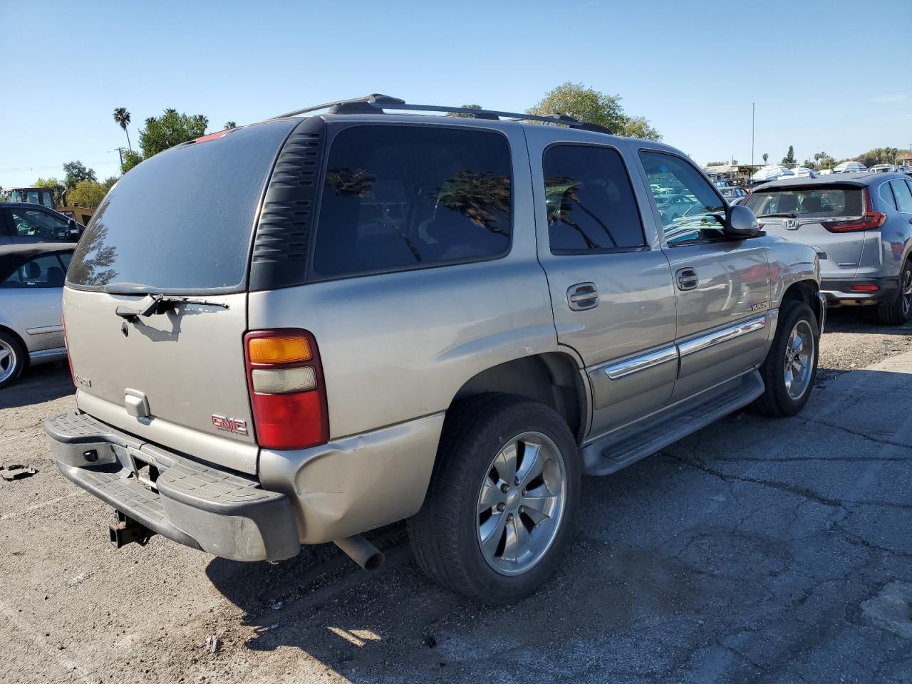 2003 GMC Yukon - Image 3