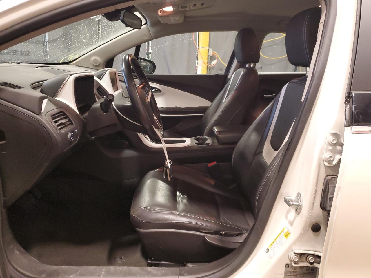 2013 Chevrolet Volt - Image 7