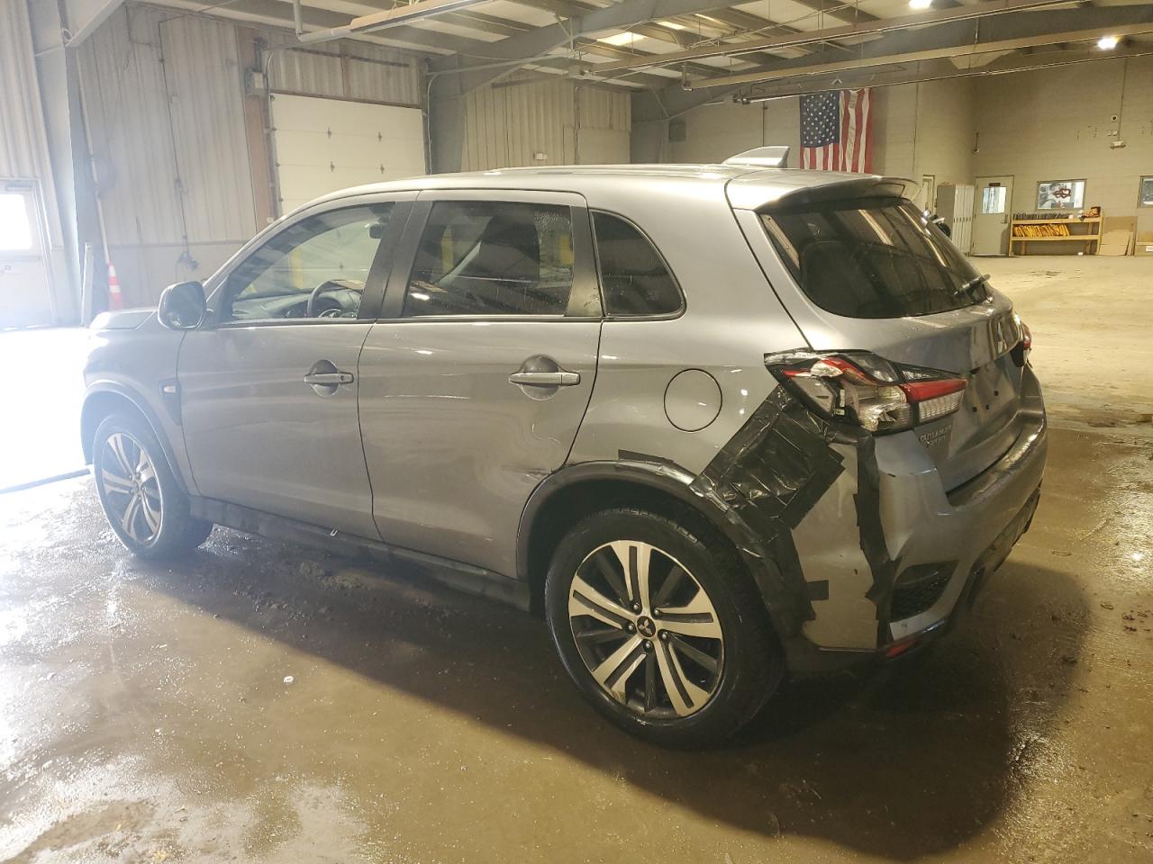 2020 Mitsubishi Outlander - Image 2