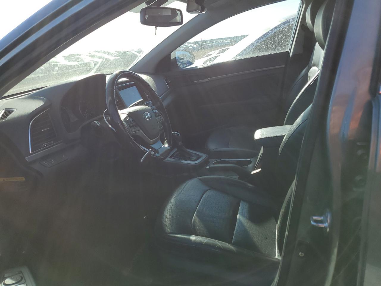 2018 Hyundai Elantra - Image 7
