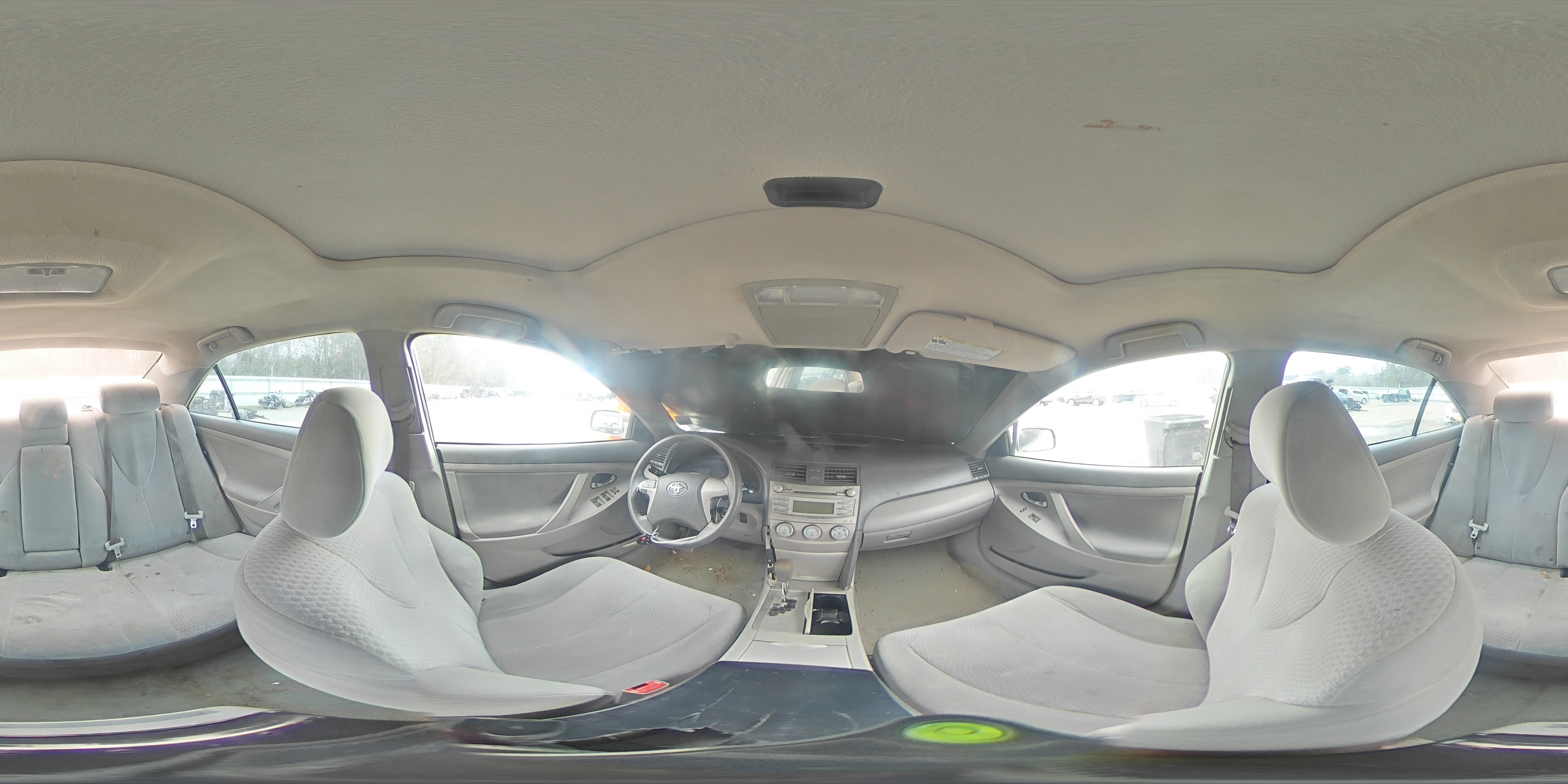 2010 Toyota Camry - Image 13